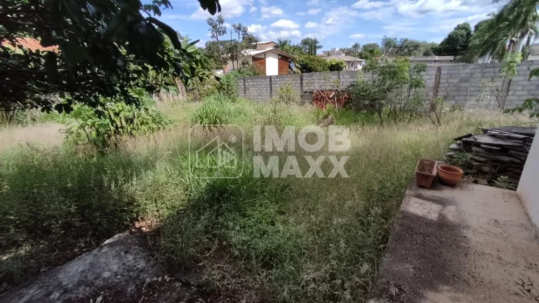 Imagem Casa de condomínio no Jardim Botânico, 4 quartos, 3 suítes, 360m², quintal de 1253m², venda adjudicada.