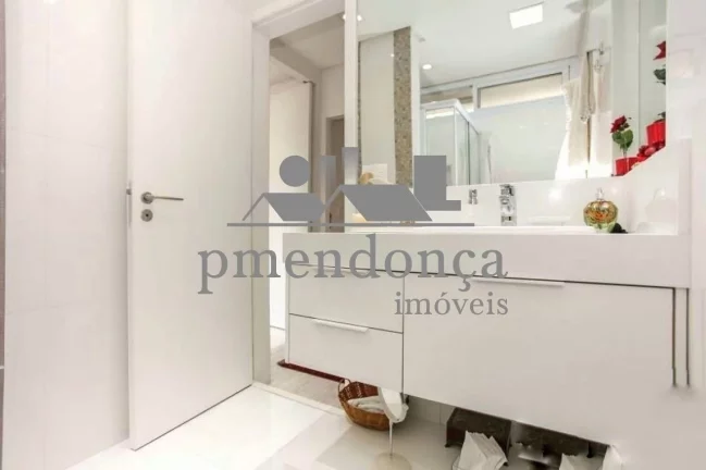 Imagem Apartamento a venda no coração do Bairro de Higienópolis com 108m².