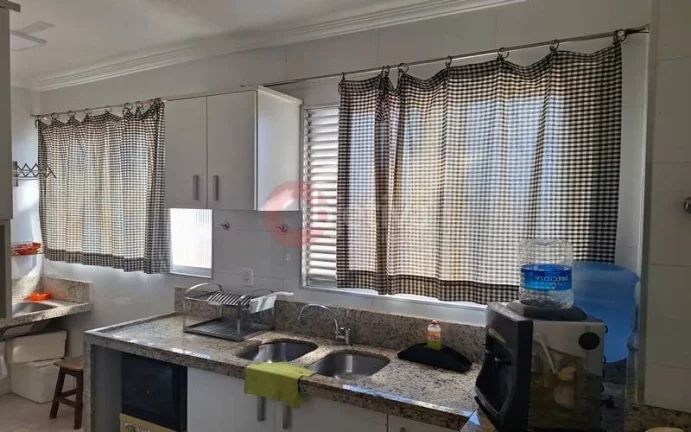 Imagem Cobertura a venda de 4 quartos toda mobiliada no centro de Cabo Frio
