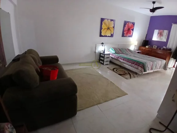 Imagem Sobrado lado praia, com churrasqueira e 4 apartamentos individuais à venda