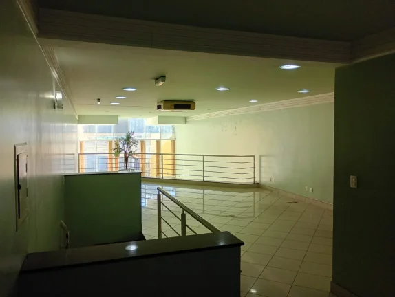 Imagem Imóvel Comercial para alugar em Centro de 714.65m² com 4 Garagens