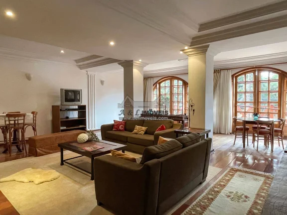 Imagem Apartamento à venda em Campos do Jordão – Luxuosa cobertura triplex