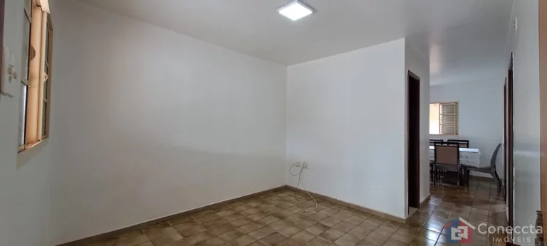 Imagem Casa de Esquina à Venda no Alvorada – Patos de Minas | 3 Quartos e Área para Veículos