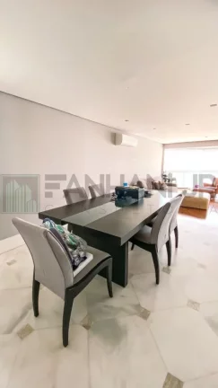 Imagem Apartamento de Luxo no Tatuapé: 3 quartos, 3 suítes, 3 salas, 4 banheiros, 3 vagas de garagem, 224m². Venha conferir!