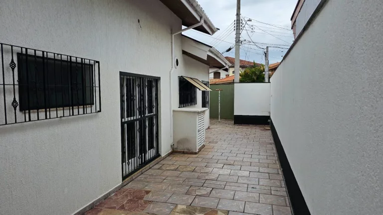 Imagem Casa com 3 dormitórios à venda, 210 m² por R$ 955.000,00 - Chácara do Visconde - Taubaté/SP