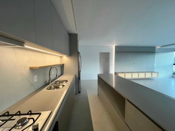 Imagem Apartamento com 3 suítes e 2 vagas de garagem na Praia Brava - Itajaí