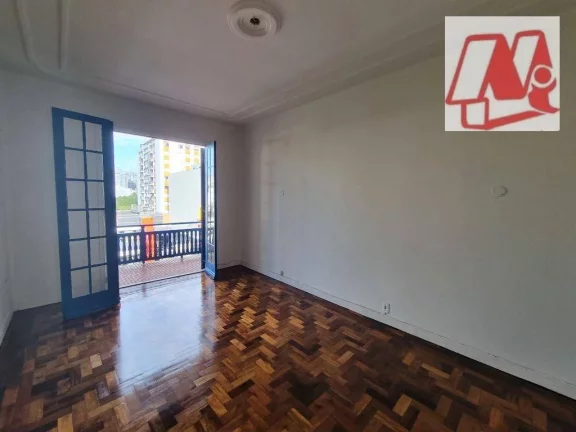 Imagem No Moinhos de Vento, 2 dormitórios, sacada e vaga.