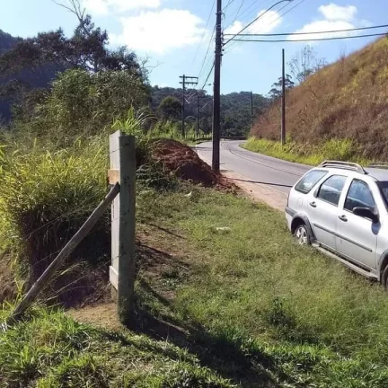 Imagem VENDO ESTE TERRENO NA BEIRA DO ASFALTO. NOVA FRIBURGO.