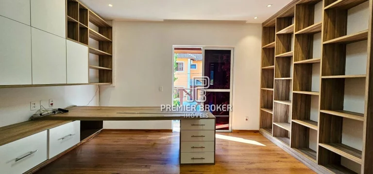 Imagem Casa à venda, 248 m² por R$ 997.000,00 - Vargem Grande - Teresópolis/RJ