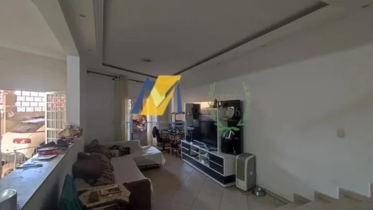 Imagem Sobrado à Venda com 160m², 3 suítes e 2 vagas!!!