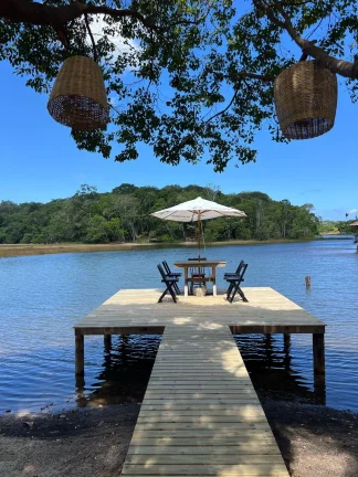 Imagem Casa beira da lagoa Aruá em Praia do Forte Bahia
