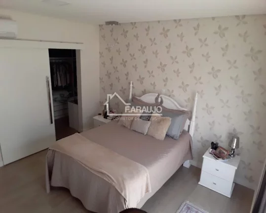 Imagem Casa em Condomínio à venda em Alphaville Nova Esplanada com 264m² 3 suítes, 6 vagas