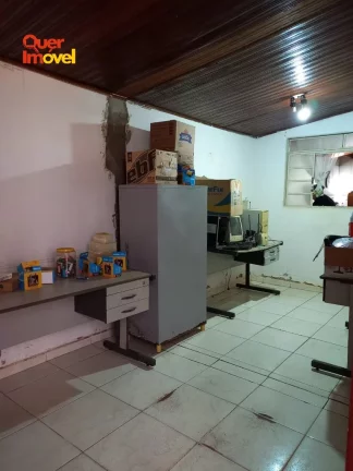 Imagem Imperdível oportunidade de casa à venda em Ribeirão Preto-SP, bairro Parque Residencial Cândido Portinari: 3 quartos, 2 salas, 2 banheiros, 4 vagas de garagem e 290m²!