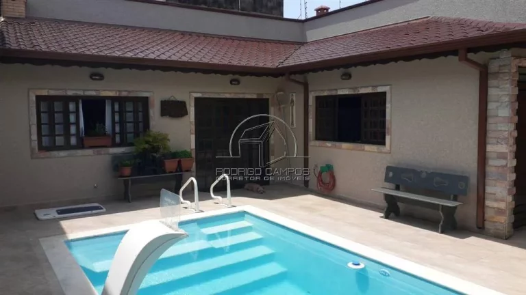 Imagem Espaçosa Casa Sobrado 5 Quartos Centro Peruíbe SP à Venda