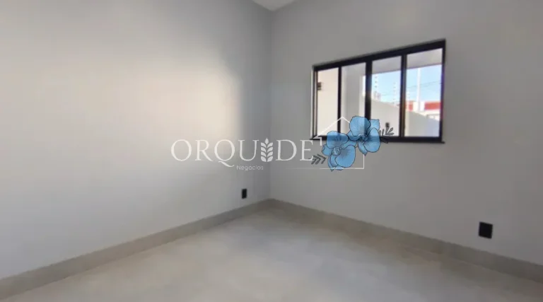 Imagem Imóvel à venda em Rio Verde-GO: Casa de 3 quartos, 1 suíte, 1 sala, 3 banheiros, 4 vagas de garagem na Vila Amália, 150m².