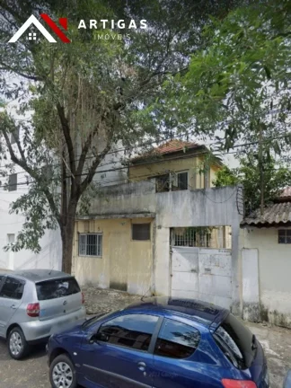 Imagem Casa Sobrado á venda na Mooca A.C 180 m² A,T. 296 m² para reforma ou demolição