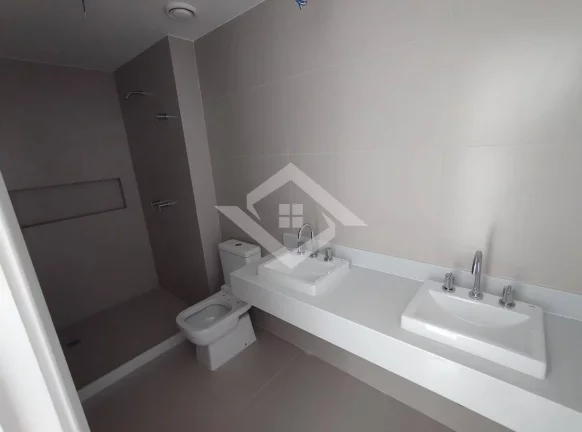 Imagem Apartamento de 4 Quartos na Barra da Tijuca perto do Posto 6 com 147 m²