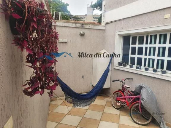 Imagem Sobrado com piscina para Venda com 3 dormitórios, 4 vagas, 220m², Vila Assunção em Santo André