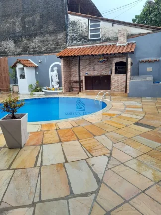 Imagem Imperdível Casa à Venda em Itaipu, Niterói-RJ: 2 Quartos, 1 Suíte, 1 Sala, 3 Banheiros, 5 Vagas e 90m² de Área!
