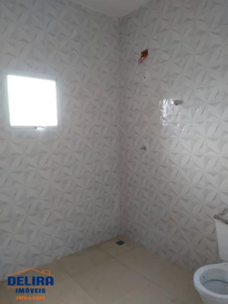 Imagem Linda Casa à Venda - Seu Novo Lar com Vista para a Natureza!