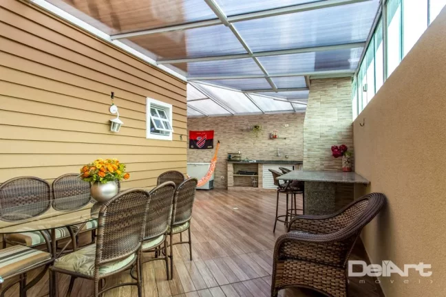 Imagem Casa Residêncial em estilo Neoclássico - Bairro Rebouças - 432,00m2 - R$ 1.800.000,00