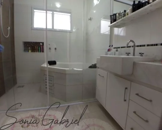 Imagem Venda de Casa em Condomínio em Valinhos-SP 4 Quartos, 4 Suítes, 2 Salas, 4 Banheiros, 6 Vagas de Garagem 340,00m² Imagem Venda de Casa em Condomínio em Valinhos-SP 4 Quartos, 4 Suítes, 2 Salas, 4 Banheiros, 6 Vagas de Garagem 340,00m²
