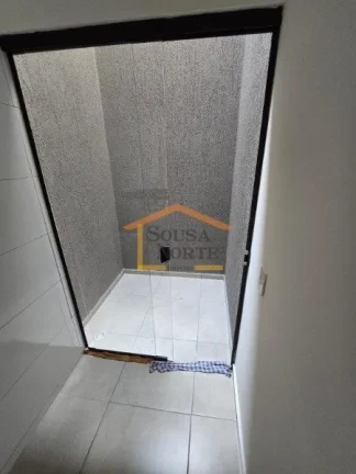 Imagem Apartamento com 42,28m², 2 dormitórios, banheiro, sala com varanda, cozinha e área de serviço. O...