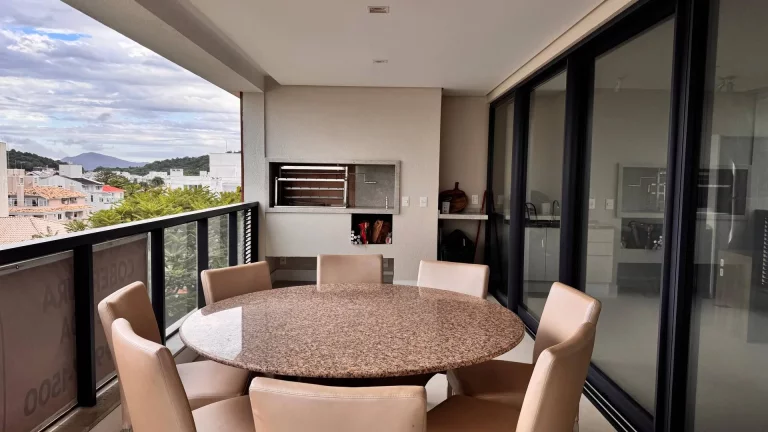 Imagem Apartamento duplex novo para temporada em Jurerê – vista para o mar