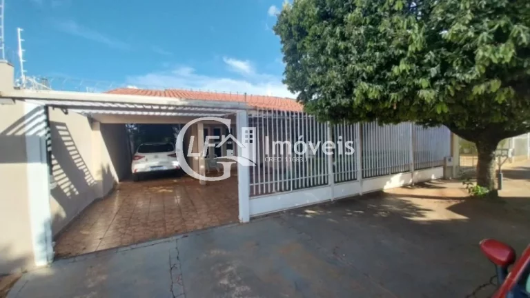 Casa à venda em Campo Grande-MS, 3 quartos, 1 suíte, 4 vagas de garagem na Vila Taquarussu - Imperdível!