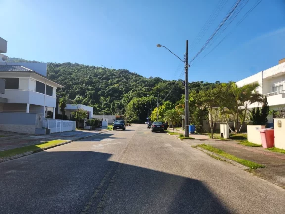 Imagem Casa / Sobrado para Venda em Florianópolis / SC no bairro Cachoeira do Bom Jesus