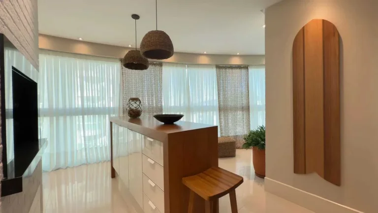 Imagem Apartamento alto padrão com 3 suítes e 3 vagas de garagem na Praia Brava Itajaí/SC
