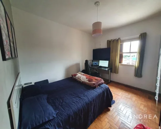 Imagem CASA ASSOBRADADA - 1 DORMITORIO COM 1 VAGA + 1 DORMITORIO COM BANHEIRO