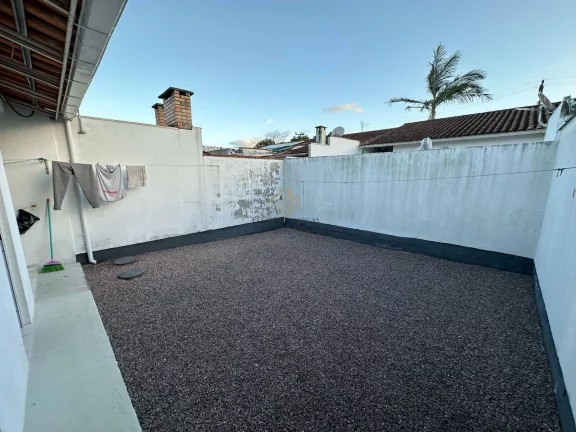 Imagem Casa de 2 suítes no condomínio Terra Nova Palhoça