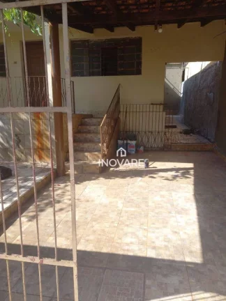 Imagem Casa com 3 dormitórios à venda por R$ 200.000,00 - Setor Central - Itumbiara/GO