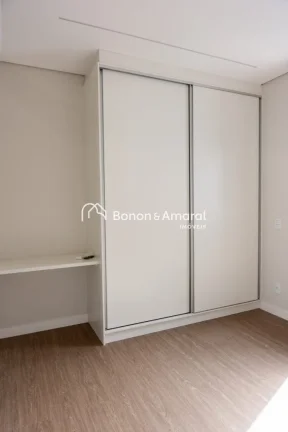 Imagem Sobrado em condomínio com 235m² de área construída.
São 3 dormitórios, sendo 3 suítes amplas ...