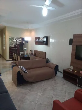 Imagem Casa à Venda no Bairro Cirurgia - 4 Suítes, 270m², 2 Vagas de Garagem - Confira!