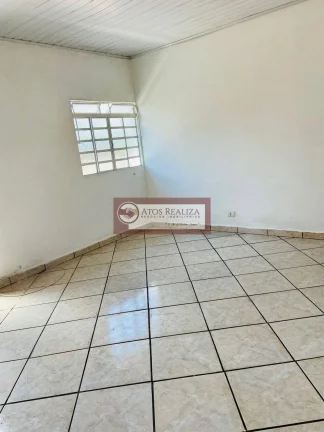 Imagem Vendo Excelente Oportunidade no Ipiranga. Vendo linda casa terrea no bairro do Ipiranga, próximo ao metro, 171m2 de área, com 4 dormitórios, sendo 2 suítes, 3 banheiros, 2 vagas de garagem, Quintal, copa e cozinha, salão nos fundos, Valor de Oportunidade 