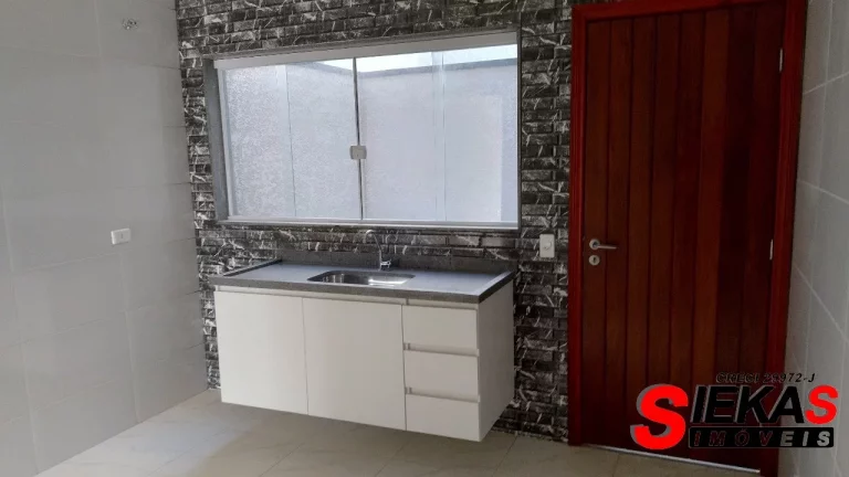 Imagem Aluguel de Casa em São Paulo-SP: 2 quartos, 2 suítes, 1 sala, 2 banheiros, 1 vaga de garagem, 80m² no Jardim Egle.