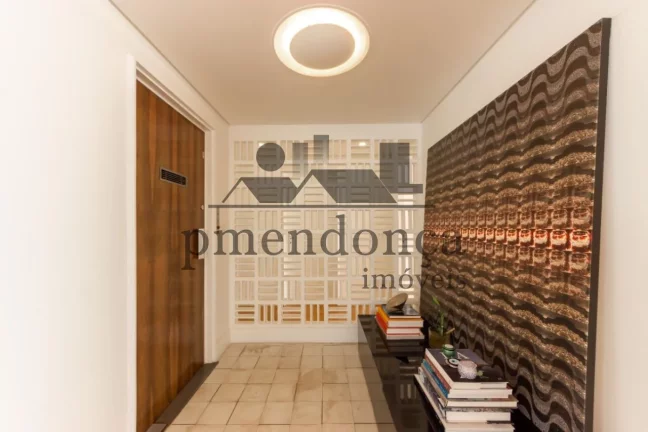 Imagem Apartamento reformado e mobiliado, com 198m² próximo ao Parque do Ibirapuera!