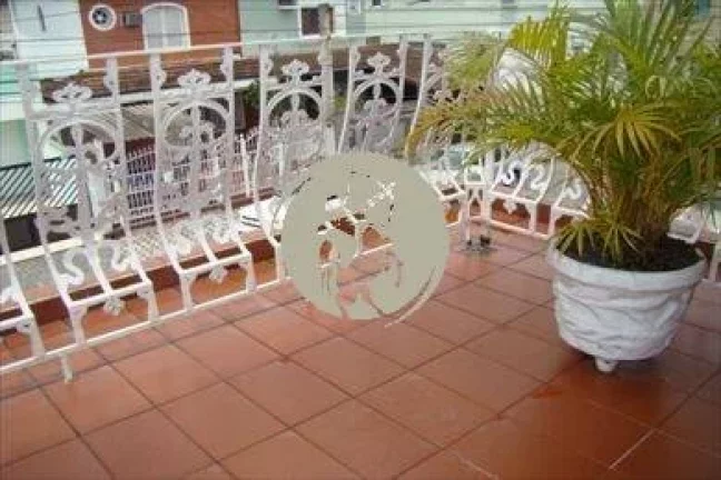 Imagem Sobrado a venda no bairro do Boqueirão em Santos