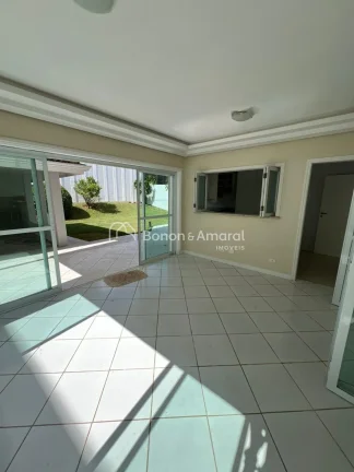 Imagem Casa para locação - Conforto e Espaço em Condomínio

Com 740 m² de terreno e 450 m² de constru...