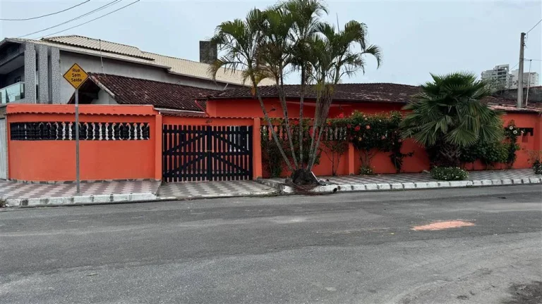 Imagem CASA COM 49 m² - MARACANÃ - PRAIA GRANDE SP