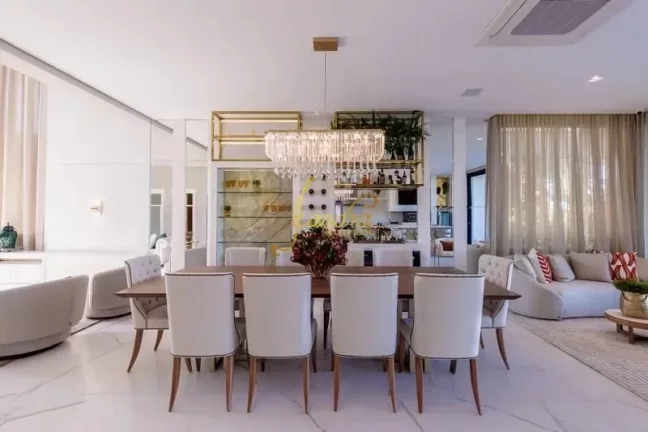 Imagem Sobrado finamente mobiliado e decorado com 472m2 de área construída e piscina