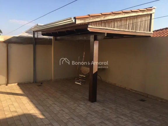 Imagem Linda casa á venda à venda em Condomínio Fechado em Valinhos/SP. 3 dormitórios, 1 suíte, 2 banh...