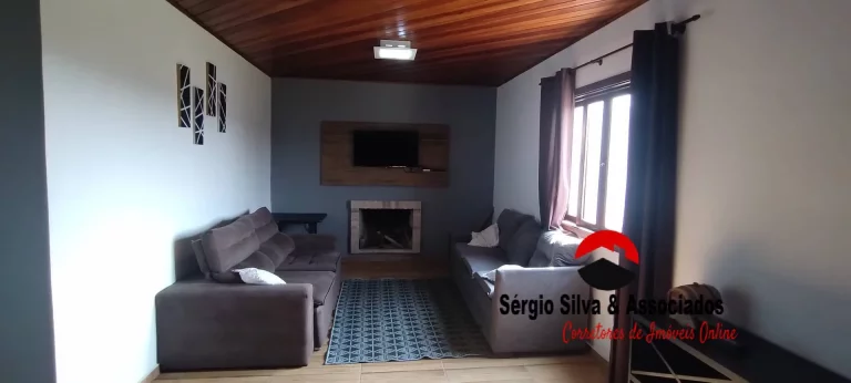 Imagem Casa a Venda Localizado na Região da Nova Suiça em Campos do Jordão -SP.