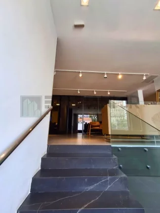 Imagem Casa Comercial à Venda em São Paulo-SP, no Bairro Jardim América: 10 Salas, 6 Banheiros, 20 Vagas de Garagem!