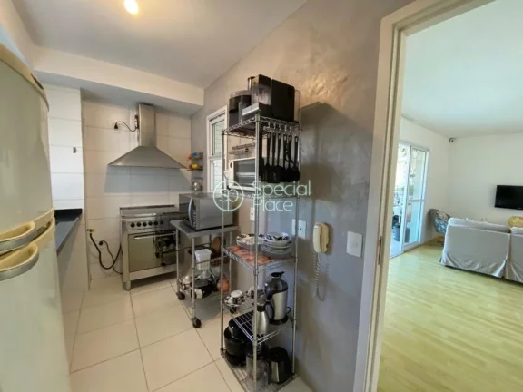 Imagem Amplo apartamento à venda com 4 quartos, sendo 2 suítes, e 4 banheiros no total. Este apartamento ...