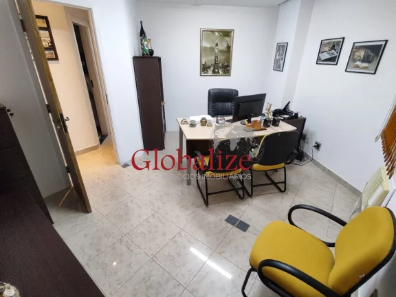 Imagem Maravilhosa sala comercial mobiliada porteira fechada no centro da cidade de Santos (SP) para locação ou venda por R$.240.000,00 !!!
