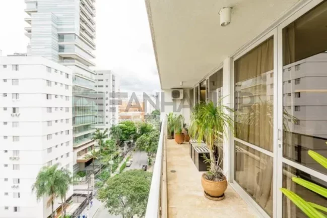 Imagem Luxuoso apartamento de 3 quartos e 3 suítes no coração do Jardim Paulista, São Paulo-SP: 346m², 3 salas e 2 vagas de garagem!