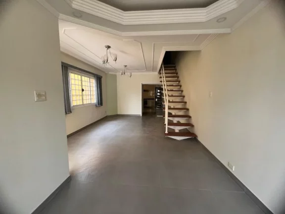 Imagem Sobrado com 3 dormitórios à venda, 170 m² por R$ 750.000,00 - Centro - Ferraz de Vasconcelos/SP